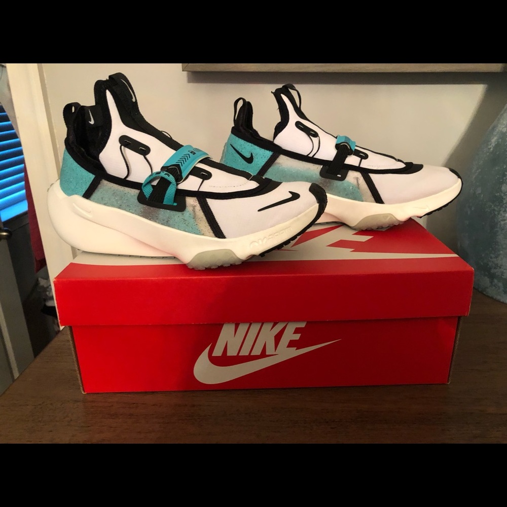 Nike Air Zoom Traverse Y7